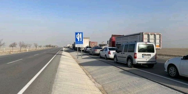 Fırtına Sebebiyle Konya Aksaray  Karayolu Trafige Kapatıldı